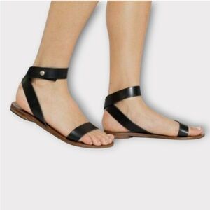 Everlane The Italian Black Leather Ankle
Wrap Sandals